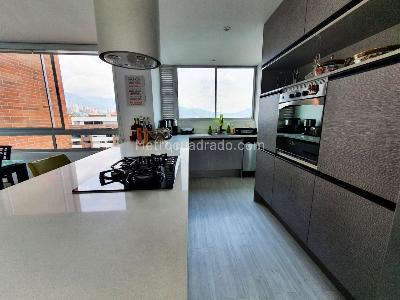 Apartamento de 3 alcobas en venta en Castropol, Medellín, 136 m² · foto 8 de 20