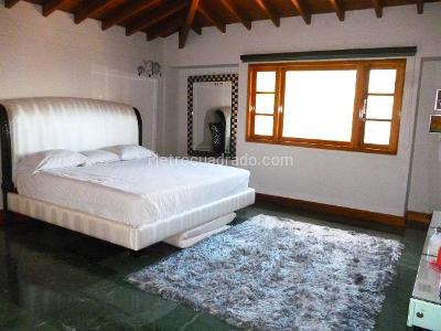 Casa en arriendo en El Poblado, Medellín · foto 7 de 13