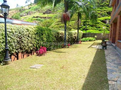 Casa de 4 alcobas en venta en El Poblado, Medellín, 650 m² · foto 11 de 14