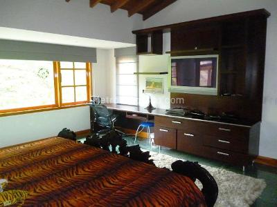 Casa de 4 alcobas en venta en El Poblado, Medellín, 650 m² · foto 9 de 14