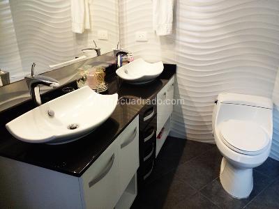 Casa de 5 alcobas en venta en El Poblado, Medellín, 400 m² · foto 13 de 18
