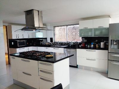 Casa de 5 alcobas en venta en El Poblado, Medellín, 400 m² · foto 4 de 18