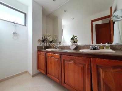 Apartamento de 5 alcobas en venta en El Poblado, Medellín, 180 m² · foto 15 de 18