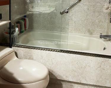 Casa de 3 alcobas en venta en El Poblado, Medellín, 197 m² · foto 12 de 14