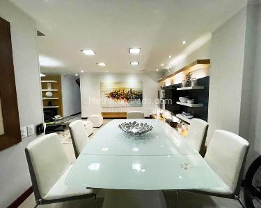 Casa de 3 alcobas en venta en El Poblado, Medellín, 197 m² · foto 3 de 14