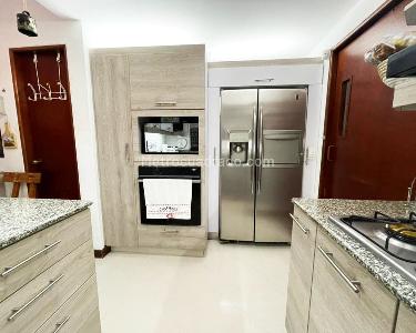 Casa de 3 alcobas en venta en El Poblado, Medellín, 197 m² · foto 4 de 14