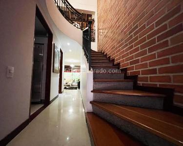 Casa de 3 alcobas en venta en El Poblado, Medellín, 197 m² · foto 6 de 14