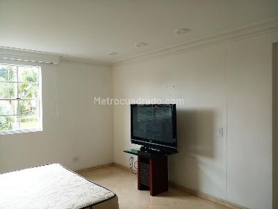 Casa de 5 alcobas en venta en El Poblado, Medellín, 375 m² · foto 13 de 20