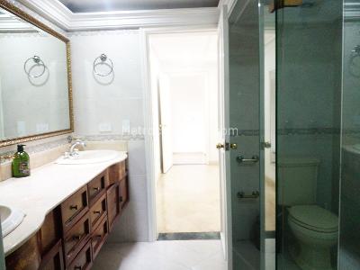 Casa de 5 alcobas en venta en El Poblado, Medellín, 375 m² · foto 18 de 20