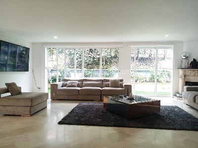 Casa de 5 alcobas en venta en El Poblado, Medellín, 375 m² · foto 2 de 20