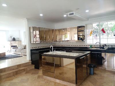 Casa de 5 alcobas en venta en El Poblado, Medellín, 375 m² · foto 4 de 20