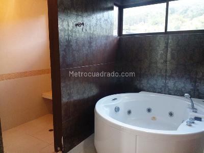 Apartamento de 4 alcobas en venta en El Poblado, Medellín, 414 m² · foto 17 de 19