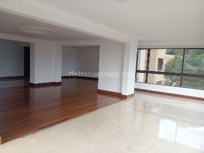 Apartamento de 4 alcobas en venta en El Poblado, Medellín, 414 m² · foto 2 de 19