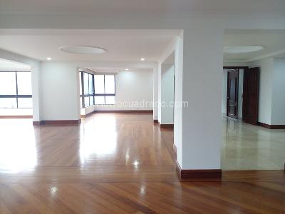 Apartamento de 4 alcobas en venta en El Poblado, Medellín, 414 m² · foto 3 de 19