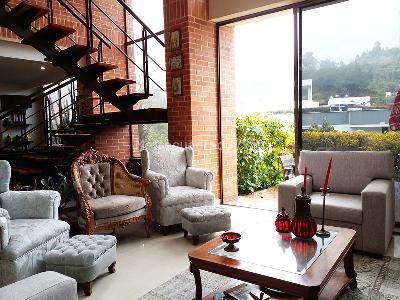 Casa de 4 alcobas en venta en Envigado, Envigado, 481 m² · foto 2 de 20