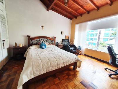 Casa de 5 alcobas en venta en El Poblado, Medellín, 430 m² · foto 10 de 19