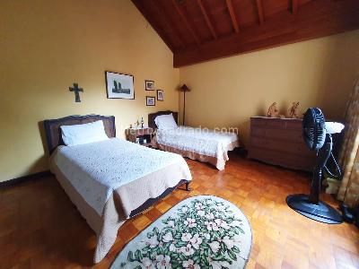 Casa de 5 alcobas en venta en El Poblado, Medellín, 430 m² · foto 12 de 19