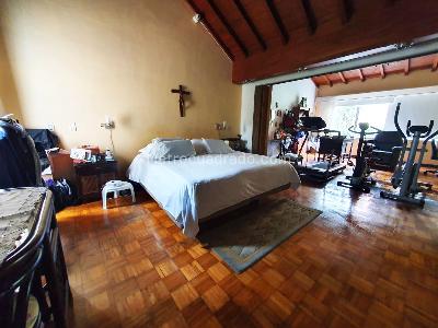 Casa de 5 alcobas en venta en El Poblado, Medellín, 430 m² · foto 13 de 19