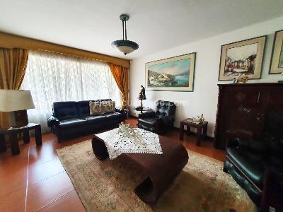 Casa de 5 alcobas en venta en El Poblado, Medellín, 430 m² · foto 2 de 19