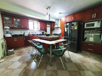 Casa de 5 alcobas en venta en El Poblado, Medellín, 430 m² · foto 3 de 19