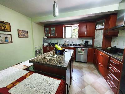 Casa de 5 alcobas en venta en El Poblado, Medellín, 430 m² · foto 4 de 19