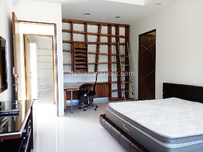 Casa de 5 alcobas en venta en El Poblado, Medellín, 960 m² · foto 10 de 19