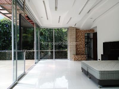 Casa de 5 alcobas en venta en El Poblado, Medellín, 960 m² · foto 12 de 19