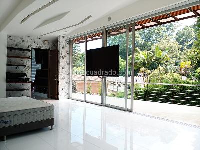 Casa de 5 alcobas en venta en El Poblado, Medellín, 960 m² · foto 13 de 19