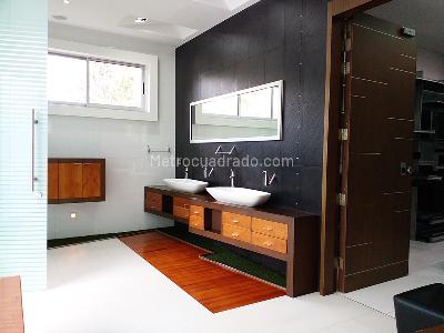 Casa de 5 alcobas en venta en El Poblado, Medellín, 960 m² · foto 16 de 19