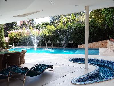 Casa de 5 alcobas en venta en El Poblado, Medellín, 960 m² · foto 18 de 19