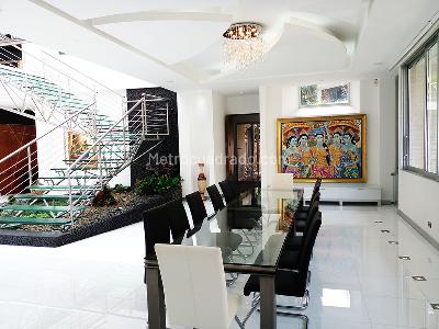 Casa de 5 alcobas en venta en El Poblado, Medellín, 960 m² · foto 4 de 19
