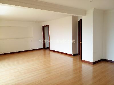 Apartamento de 3 alcobas en venta en Los Balsos, Medellín, 320 m² · foto 15 de 19