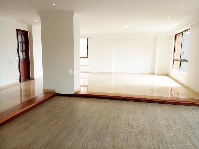 Apartamento de 3 alcobas en venta en Los Balsos, Medellín, 320 m² · foto 2 de 19