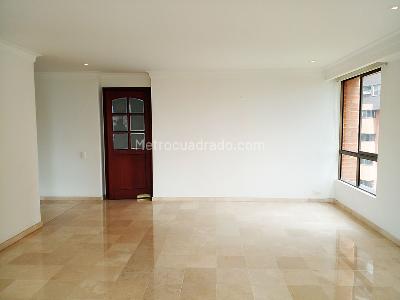 Apartamento de 3 alcobas en venta en Los Balsos, Medellín, 320 m² · foto 3 de 19