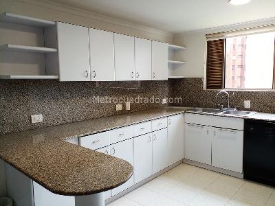 Apartamento de 3 alcobas en venta en Los Balsos, Medellín, 320 m² · foto 5 de 19