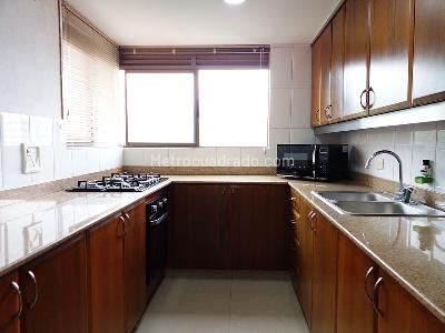 Apartamento de 3 alcobas en venta en Los Balsos, Medellín, 215 m² · foto 7 de 18