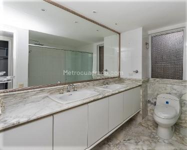 Apartamento en venta en El Poblado, Medellín · foto 13 de 15