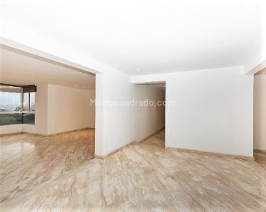 Apartamento en venta en El Poblado, Medellín · foto 2 de 15