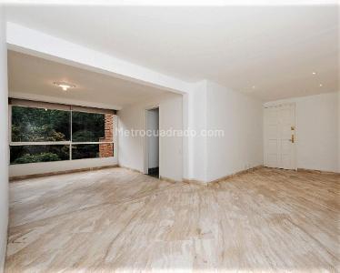 Apartamento en venta en El Poblado, Medellín · foto 3 de 15