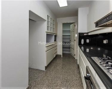 Apartamento en venta en El Poblado, Medellín · foto 8 de 15