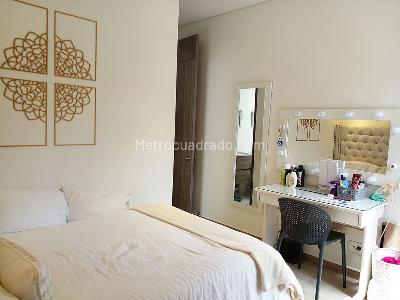 Casa de 3 alcobas en venta en El Poblado, Medellín, 252 m² · foto 14 de 20
