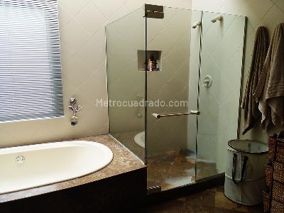 Casa de 5 alcobas en venta en El Poblado, Medellín, 647 m² · foto 12 de 18