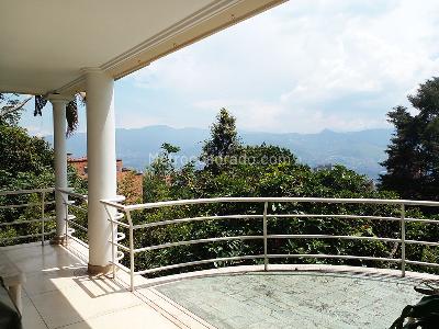 Casa de 5 alcobas en venta en El Poblado, Medellín, 647 m² · foto 15 de 18