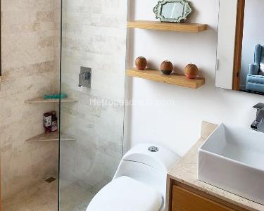 Apartamento de 3 alcobas en venta en El Poblado, Medellín, 200 m² · foto 11 de 14