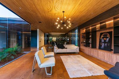 Casa de 3 alcobas en venta en Envigado, Envigado, 400 m² · foto 2 de 16