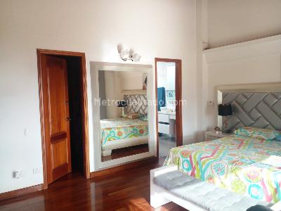 Casa de 3 alcobas en venta en El Poblado, Medellín, 430 m² · foto 9 de 18