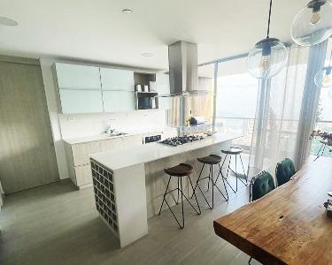 Apartamento de 3 alcobas en venta en El Poblado, Medellín, 160 m² · foto 3 de 16
