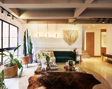 Apartamento de 3 alcobas en venta en El Poblado, Medellín, 250 m² · foto 2 de 18