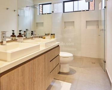 Apartamento de 3 alcobas en venta en El Poblado, Medellín, 250 m² · foto 17 de 18