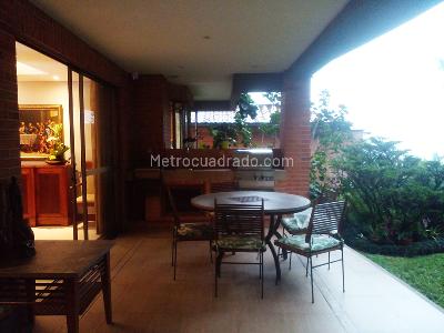Casa de 4 alcobas en arriendo en El Poblado, Medellín, 450 m² · foto 17 de 18